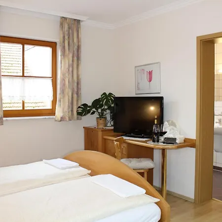 Hotell Winzerhotel Kinges-kessel 3*